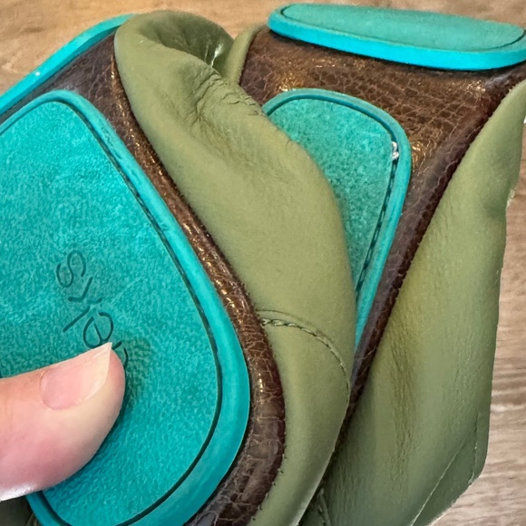 Tieks - Olive / Size 7 / NO Box - Picture 2 of 3